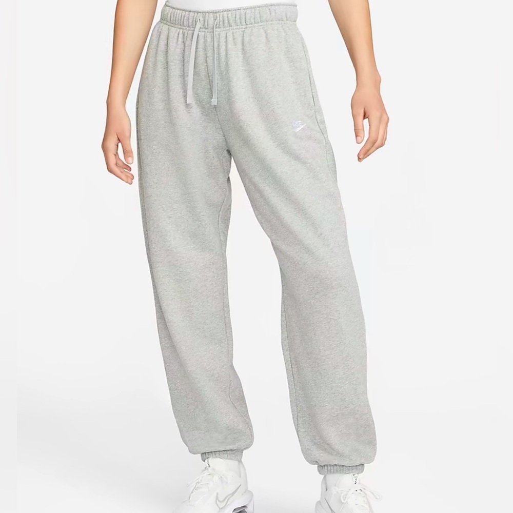 Nike Sportswear Club Fleece Mid-Rise Sweatpants